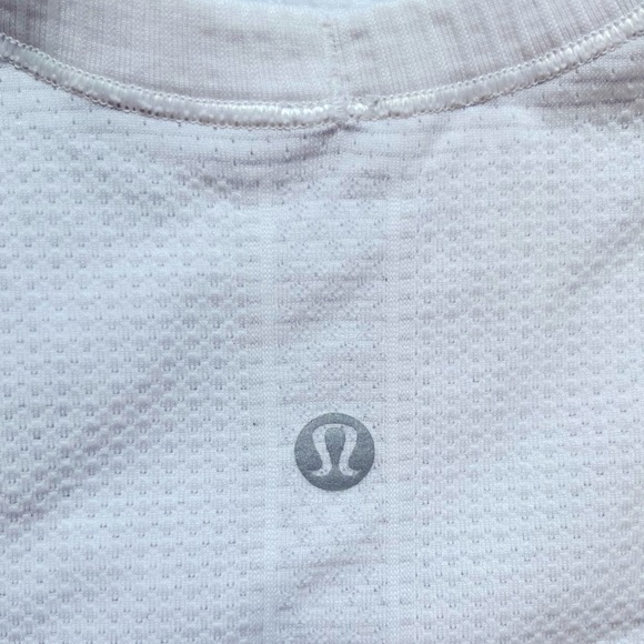 White Lululemon Swiftly Tech Tee 2.0 - Picture 5 of 6
